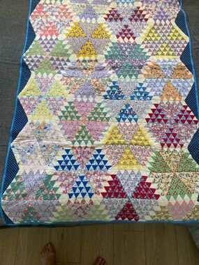 Vintage Triangle Quilted Bed Throw - Multicolor.